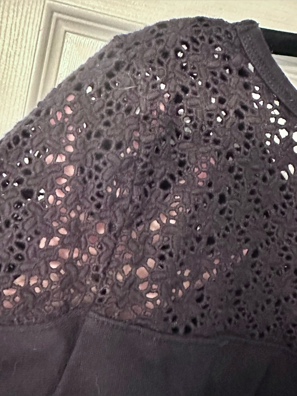 EXPRESS L Black Crochet Top & Shoulder Design Sweatshirt R $64 - Picture 10 of 13